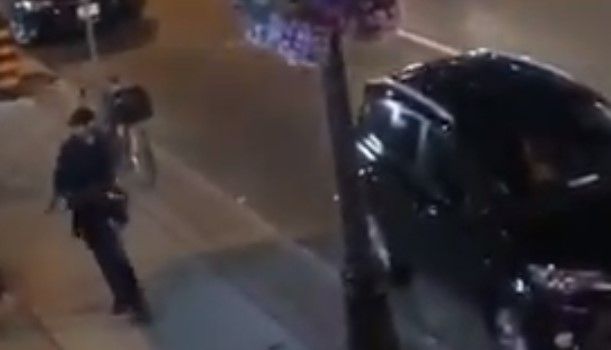 Τορόντο: Δείτε τον εκτελεστή να πυροβολεί στην Ελληνική συνοικία – Φόβοι για νεκρούς και τραυματίες (Video & Photo)