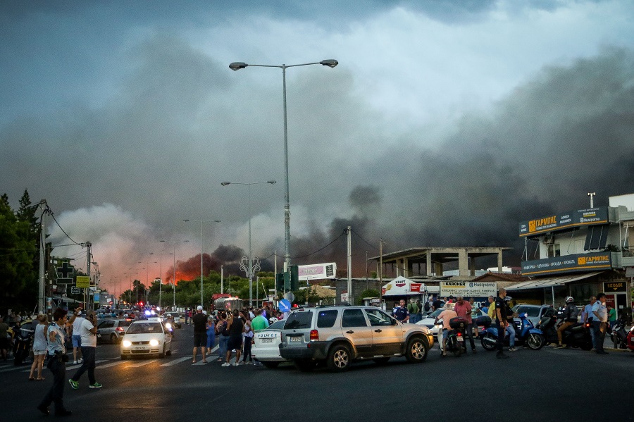 Κυκλοφοριακές ρυθμίσεις στη Ραφήνα λόγω της πυρκαγιάς