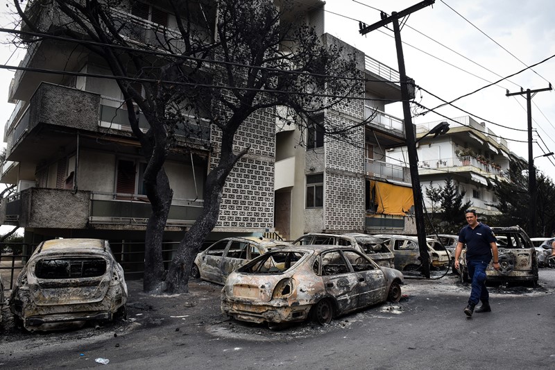 Η φωτιά στο Μάτι έλιωσε τα σίδερα – Συγκλονίζουν οι εικόνες