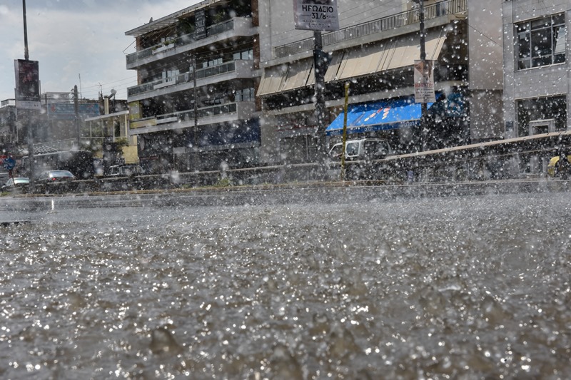 Βροχερός ο καιρός και σήμερα