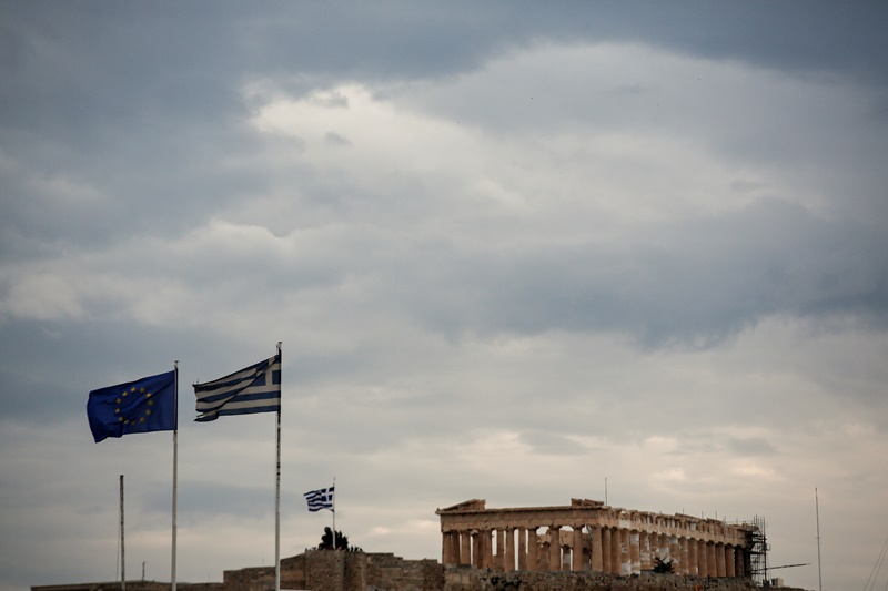 Le Monde: Η Ελλάδα θα πετάξει τώρα με τα δικά της φτερά