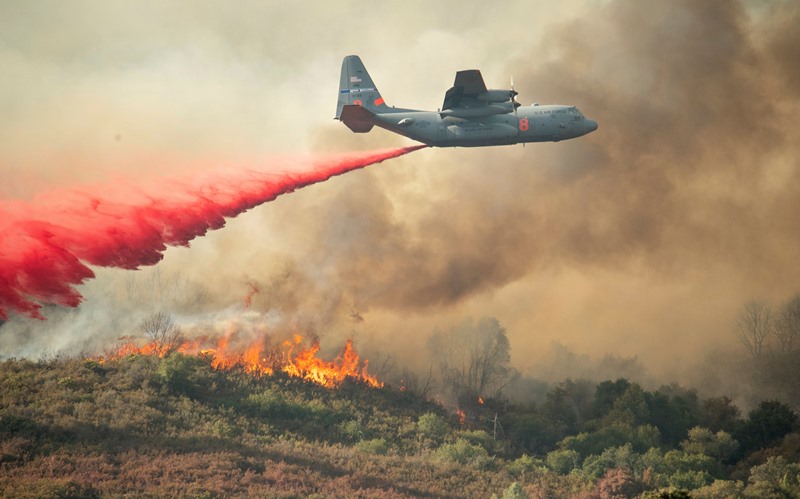 Μαίνεται η πυρκαγιά στο Μεντοτσίνο, η μεγαλύτερη στην ιστορία της Καλιφόρνια