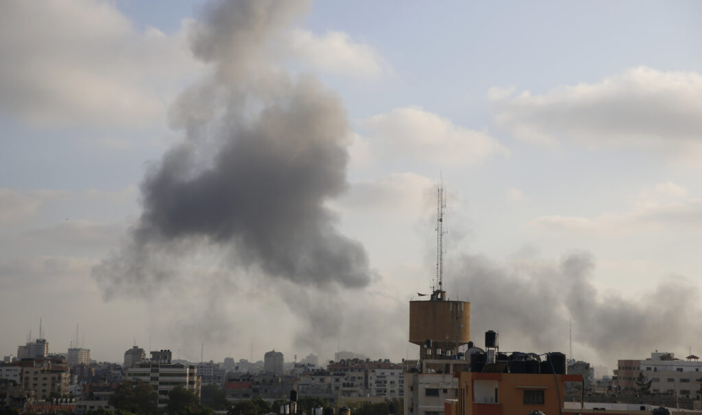 Ισραηλινά πολεμικά αεροσκάφη βομβάρδισαν κτίριο στην πόλη της Γάζας