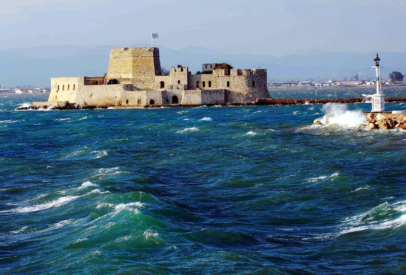 Καιρός: Ξεπέρασαν τα 100 χιλιόμετρα οι μέγιστες ριπές του ανέμου – Πρόγνωση από την ΕΜΥ για τη Δευτέρα