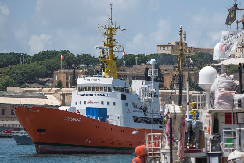 Πέντε ευρωπαϊκές χώρες συμφωνούν να υποδεχτούν τους μετανάστες του «Aquarius»