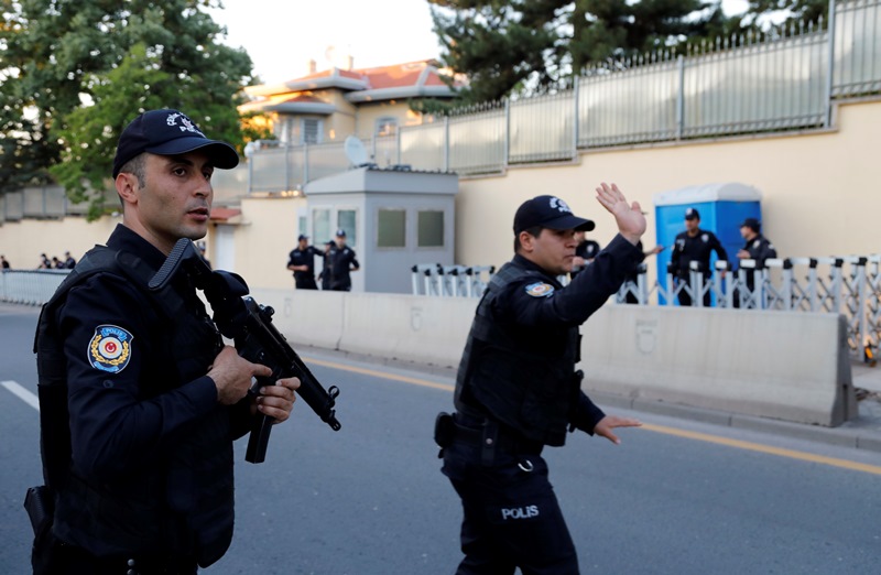 Ξεφεύγει η κατάσταση στην Τουρκία: Άνοιξαν πυρ κατά της πρεσβείας των ΗΠΑ στην Άγκυρα