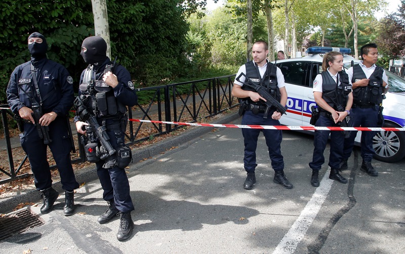 Παρίσι: «Μάλλον διαταραγμένος» ο δράστης της επίθεσης