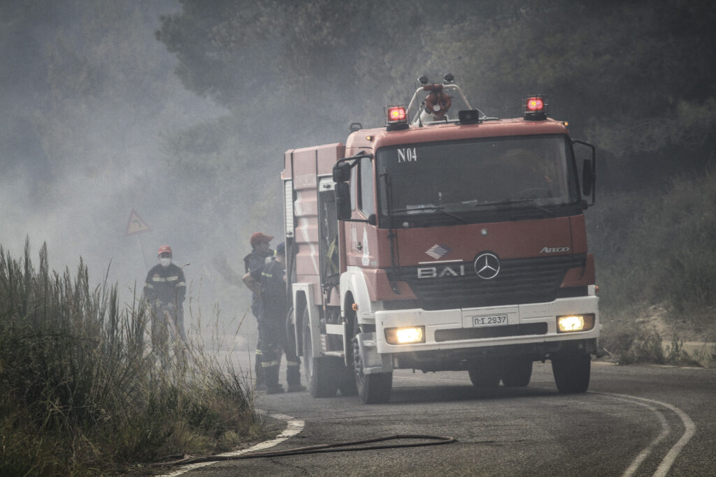 Μεγάλη φωτιά στη Ζαχάρω (Photos)