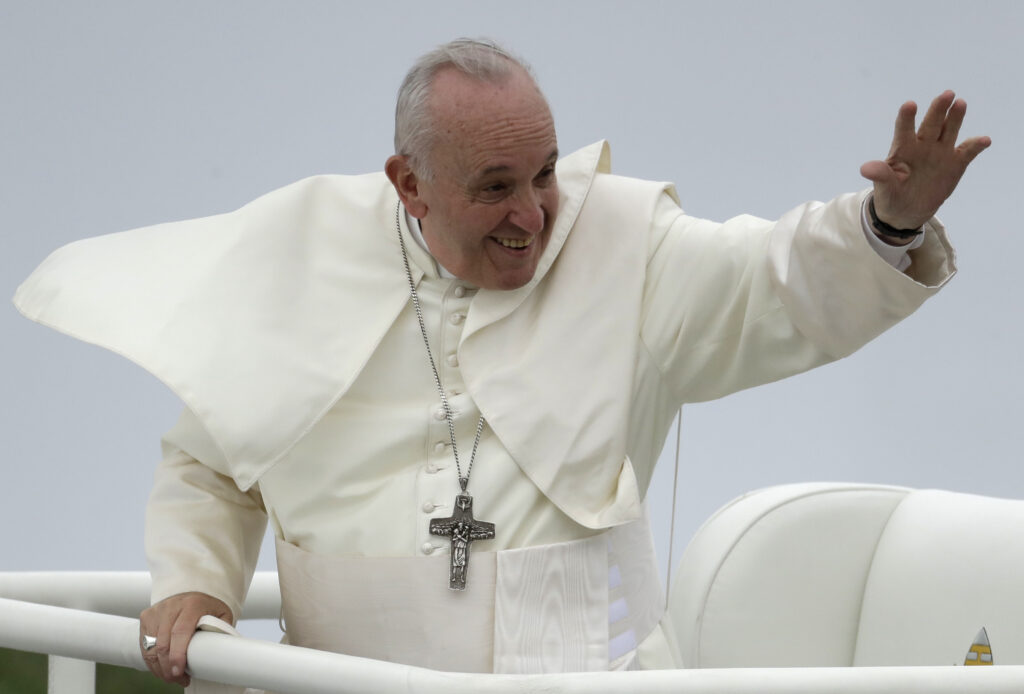 Ο Πάπας δίνει συστάσεις προς γονείς με ομοφυλόφιλα παιδιά
