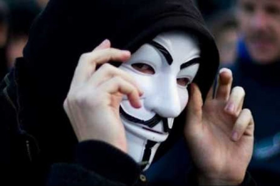 Οι Anonymous Greece «έριξαν» την ιστοσελίδα της ΔΕΗ