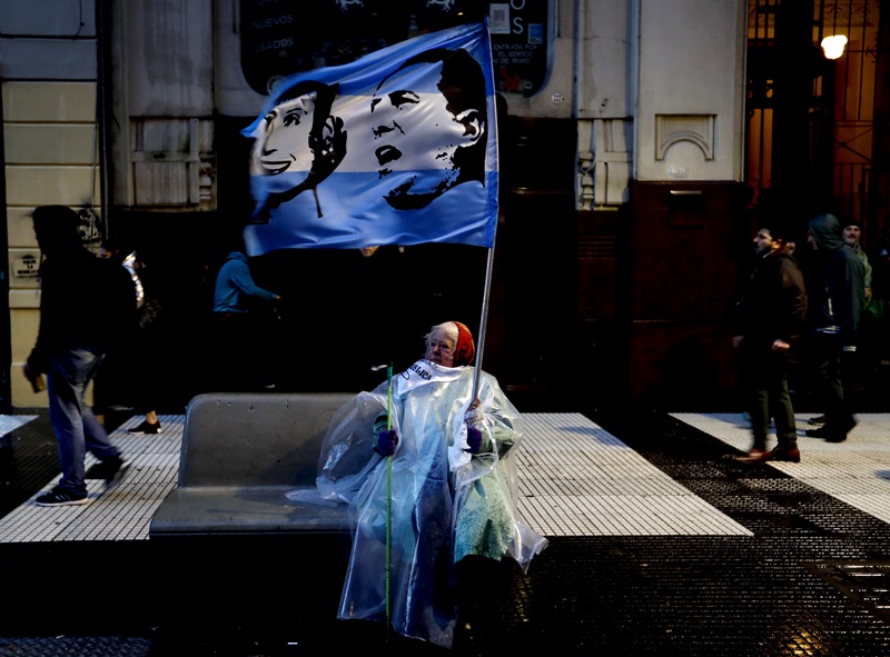 Αργεντινή: Νέα μέτρα λιτότητας θα αναγγείλει η κυβέρνηση πριν τη συνάντηση με το ΔΝΤ