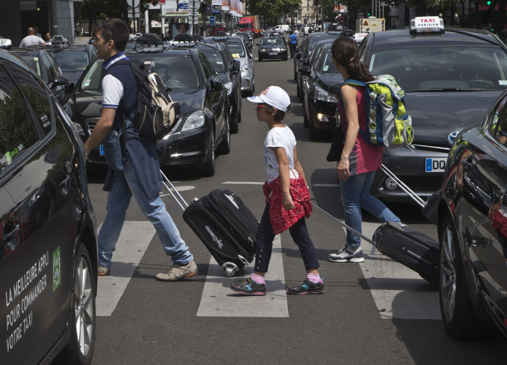 Γαλλία: Ρώσοι τουρίστες θύματα ληστείας με λεία κοσμήματα και ρούχα αξίας χιλιάδων ευρώ