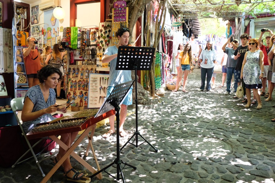 Φεστιβάλ κλασικής σαν ροκ συναυλία στη Λέσβο