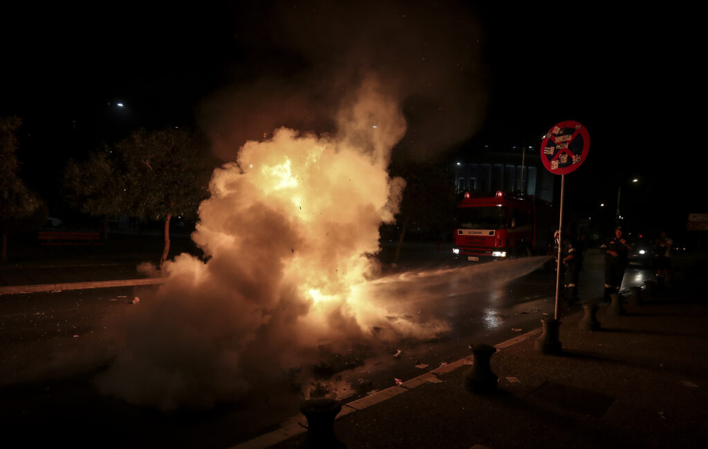 Άγνωστος που συμμετείχε στο συλλαλητήριο για τη Μακεδονία απείλησε με όπλο φωτορεπόρτερ