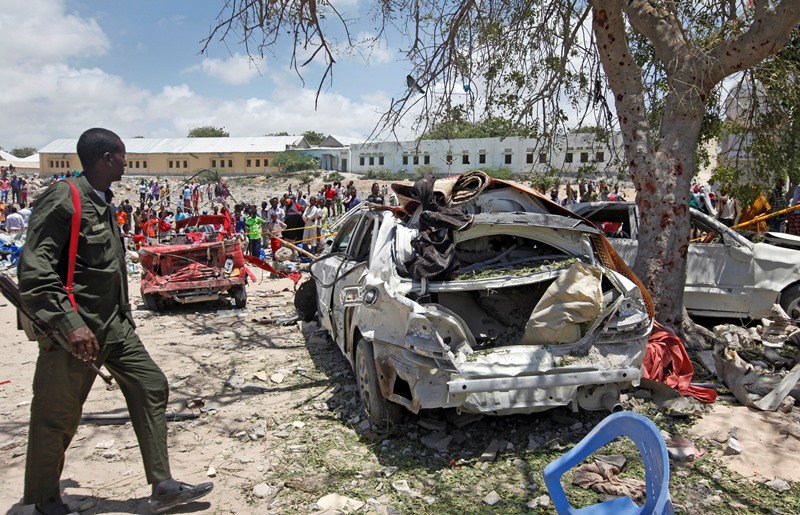 «Λουτρό» αίματος στη Σομαλία: 11 νεκροί από βομβιστική επίθεση στη πρωτεύουσα (Photos)