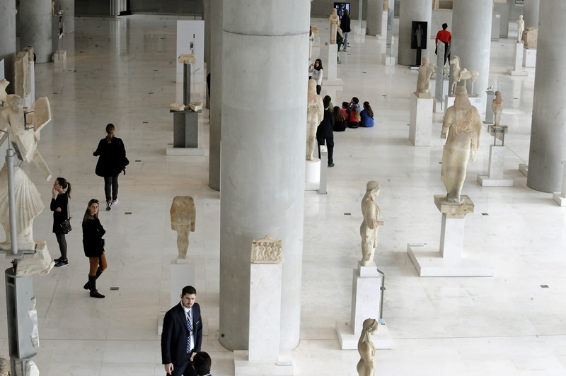 Times: Η Αγγλία επέστρεψε πίσω στην Ελλάδα μια κλεμμένη ταφόπλακα (Photo)