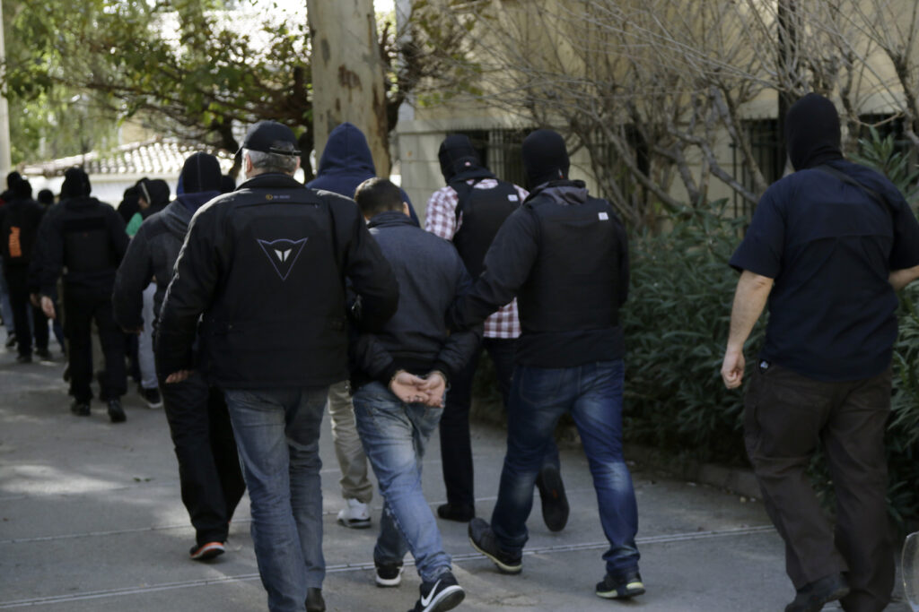 Θεσσαλονίκη: Τέσσερις συλλήψεις για παράνομη διακίνηση προσφύγων