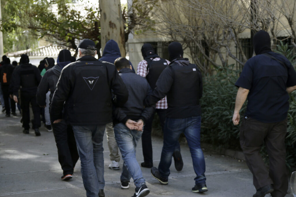 Θεσσαλονίκη: Τέσσερις συλλήψεις για παράνομη διακίνηση προσφύγων