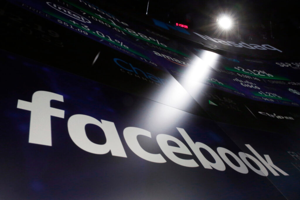 Με κυρώσεις απειλεί η Κομισιόν το Facebook
