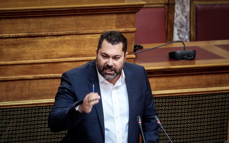 Λευτέρης Κρέτσος: Ο Τύπος είναι σαν ασθενής που αιμορραγεί