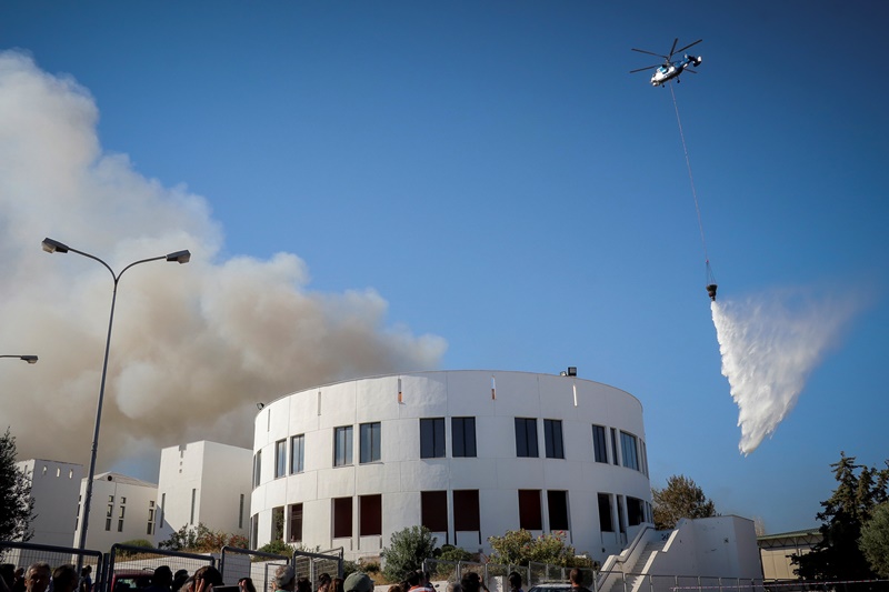 Εικόνες καταστροφής από την φωτιά στο κτίριο του Πανεπιστημίου Κρήτης (Photos-VIdeos)