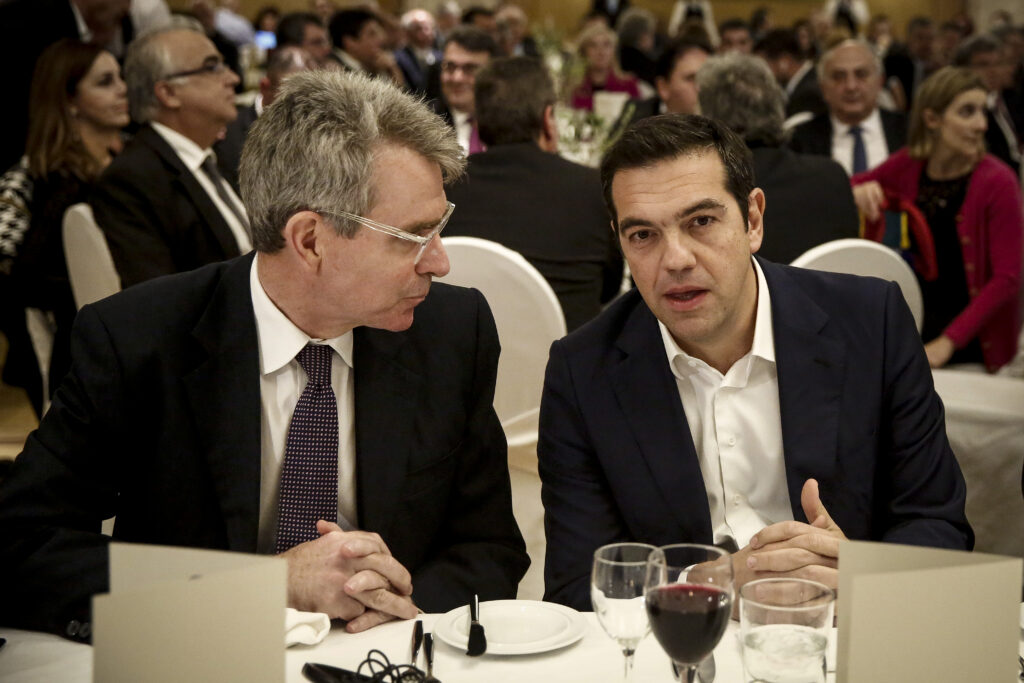 Handelsblatt: Η Ουάσιγκτον ανακαλύπτει εκ νέου την Ελλάδα ως σύμμαχο σταθερότητας στη Νοτιο-ανατολική Ευρώπη