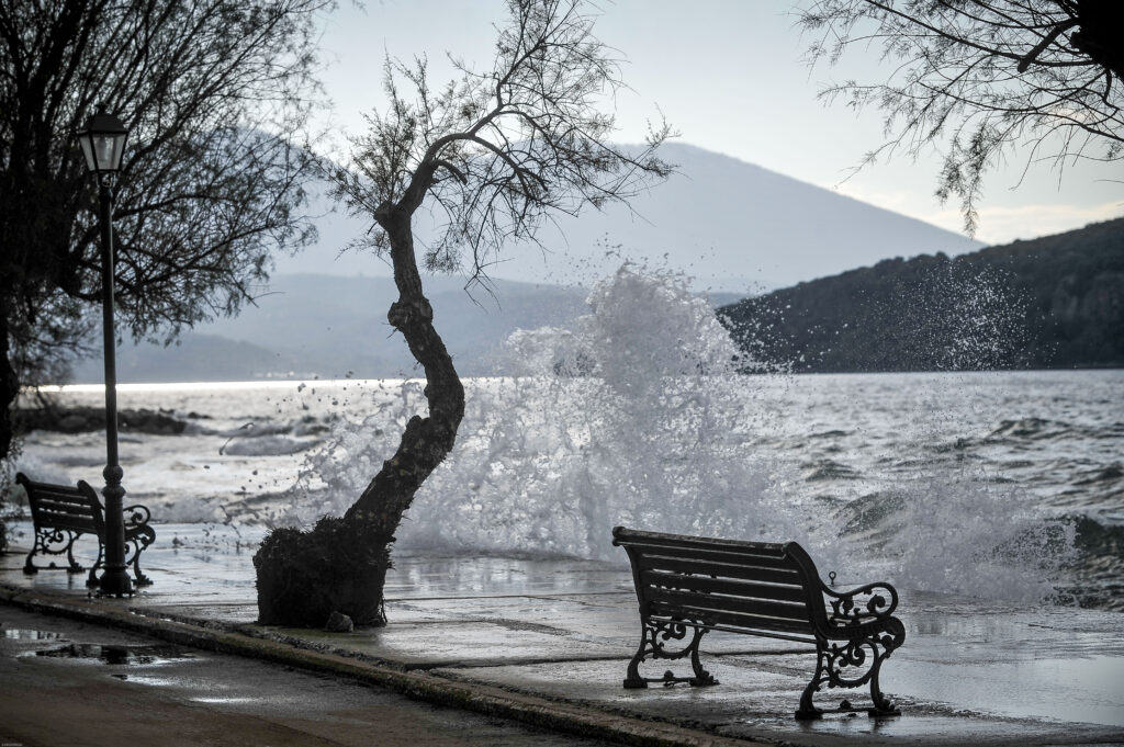 Καιρός … πιο κρύος – Πέφτει κι άλλο η θερμοκρασία – Άνεμοι έως και 10 μποφόρ