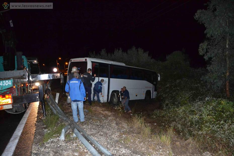 Μυτιλήνη: Εκτροπή λεωφορείου με 22 τουρίστες – Τρεις τραυματίες