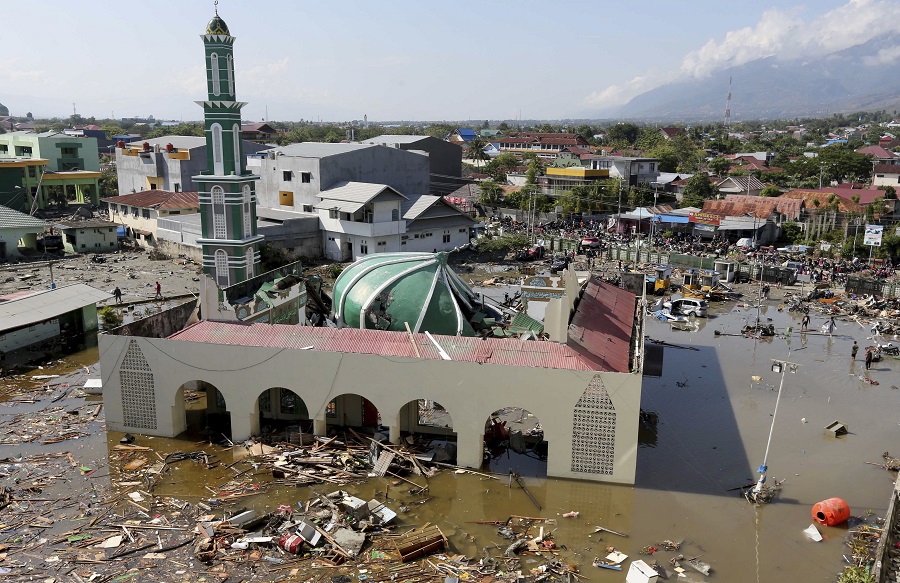 Ανείπωτη τραγωδία στην Ινδονησία – Στους 1.234 οι νεκροί από τον σεισμό και το τσουνάμι