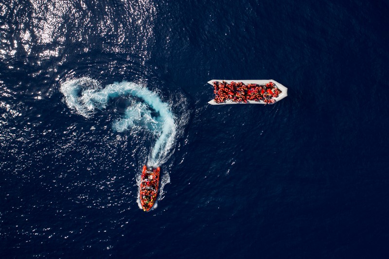 Τραγωδία στη Μεσόγειο με ακυβέρνητο πλοιάριο – Πνίγηκαν τουλάχιστον 34 μετανάστες