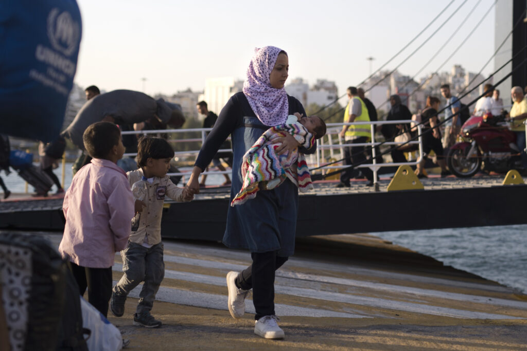 Κομισιόν: Έκτακτη βοήθεια στην Ελλάδα για τους πρόσφυγες