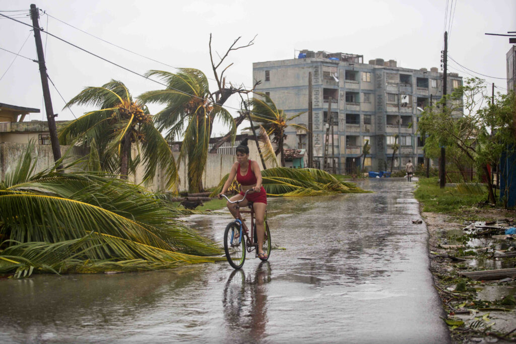 Ο κυκλώνας Μάικλ πλήττει την Κούβα