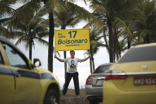 Βραζιλία: Τον ακροδεξιό Μπολσονάρου δείχνουν πρόεδρο οι δημοσκοπήσεις πριν τον Β’ γύρο