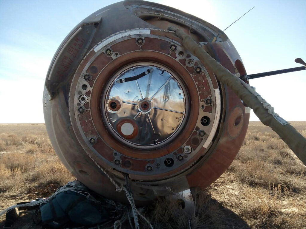 TASS: Η υγεία των κοσμοναυτών του Soyuz «δεν είναι εντελώς καλή» (Photos + Video)