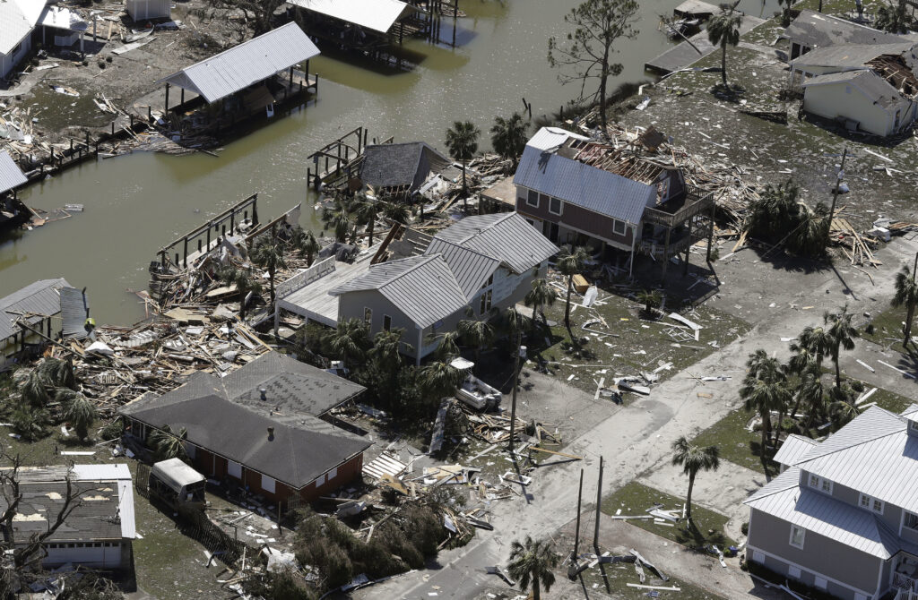 ΗΠΑ: Τουλάχιστον 6 νεκροί από το πέρασμα του κυκλώνα Μάικλ (Photos – Video)