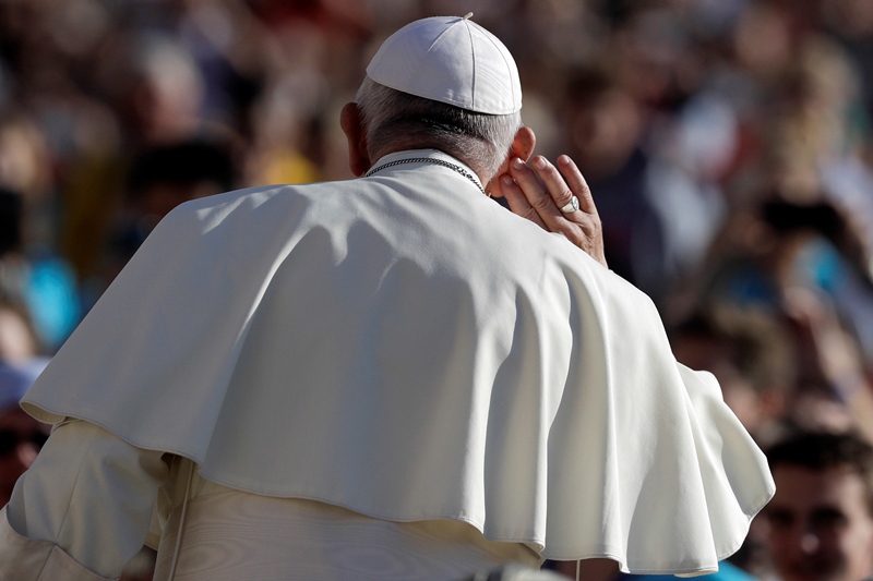 Γαλλία: Σφοδρή αντίδραση του Ιατρικού Συλλόγου στις δηλώσεις πάπα περί «πληρωμένων δολοφόνων»