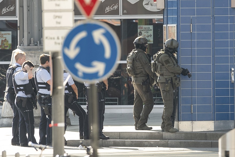 Ομηρία στην Κολωνία: Η αστυνομία δεν αποκλείει το ενδεχόμενο της τρομοκρατίας