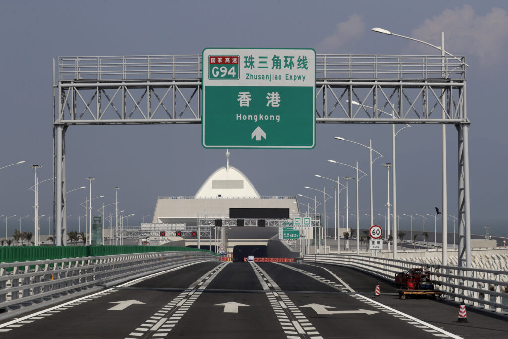 Κίνα: Στην κυκλοφορία η μεγαλύτερη γέφυρα του κόσμου – 55 χιλιόμετρα (Video + Photos)