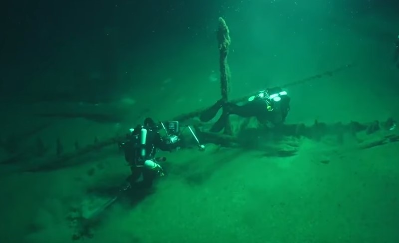 Απίστευτη ανακάλυψη: Αρχαίο ελληνικό πλοίο βρέθηκε άθικτο στη Μαύρη Θάλασσα (Video & Photos))