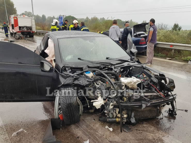 Λαμία: Μητέρα και μωρό τραυματίστηκαν σε τροχαίο βγαίνοντας από το μαιευτήριο (Photos)