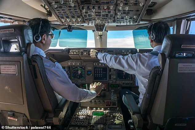 Πιλότοι αποκαλύπτουν τι δεν θα έλεγαν ποτέ στους επιβάτες εν ώρα πτήσης