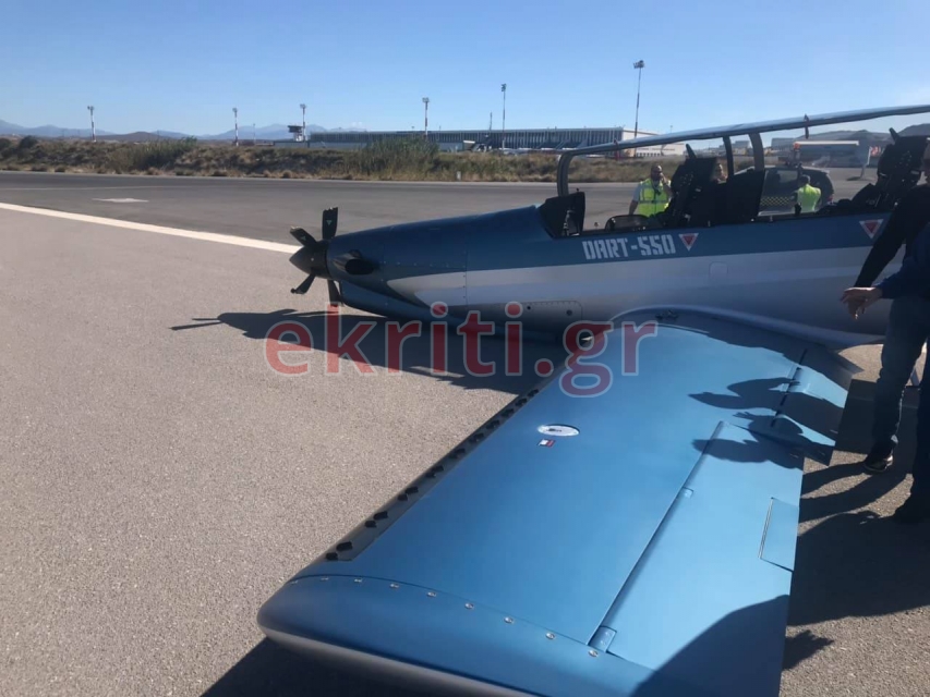 Συναγερμός στο αεροδρόμιο Ηρακλείου – Αεροσκάφος προσγειώθηκε με την κοιλιά (Photos)
