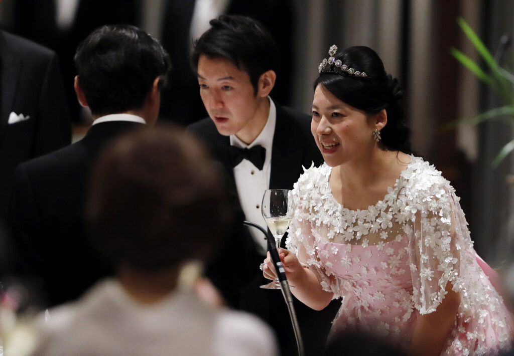 Ιαπωνία: Η πριγκίπισσα Αγιάκο παραιτήθηκε του τίτλου της για να παντρευτεί το εκλεκτό της καρδιάς της (Photos + Video)