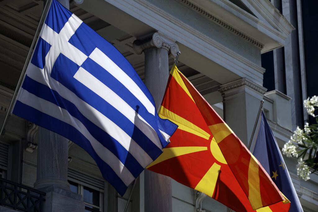 Στο πνεύμα των Πρεσπών, αποφασίστηκε η διαγραφή αναφορών σε σχολικά βιβλία της πΓΔΜ