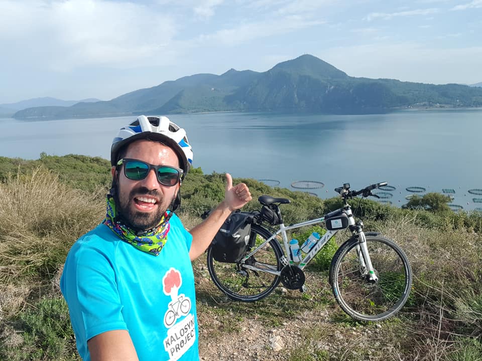 Από την Ουγγαρία στην Ελλάδα, με ποδήλατο και χωρίς χρήματα