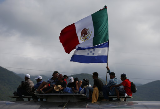 Mεξικό: Δύο καραβάνια μεταναστών πορεύονται προς τα σύνορα με ΗΠΑ