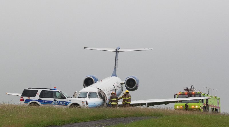Καναδάς: Δύο αεροσκάφη συγκρούστηκαν στον αέρα – Το ένα συνετρίβη, το άλλο προσγειώθηκε