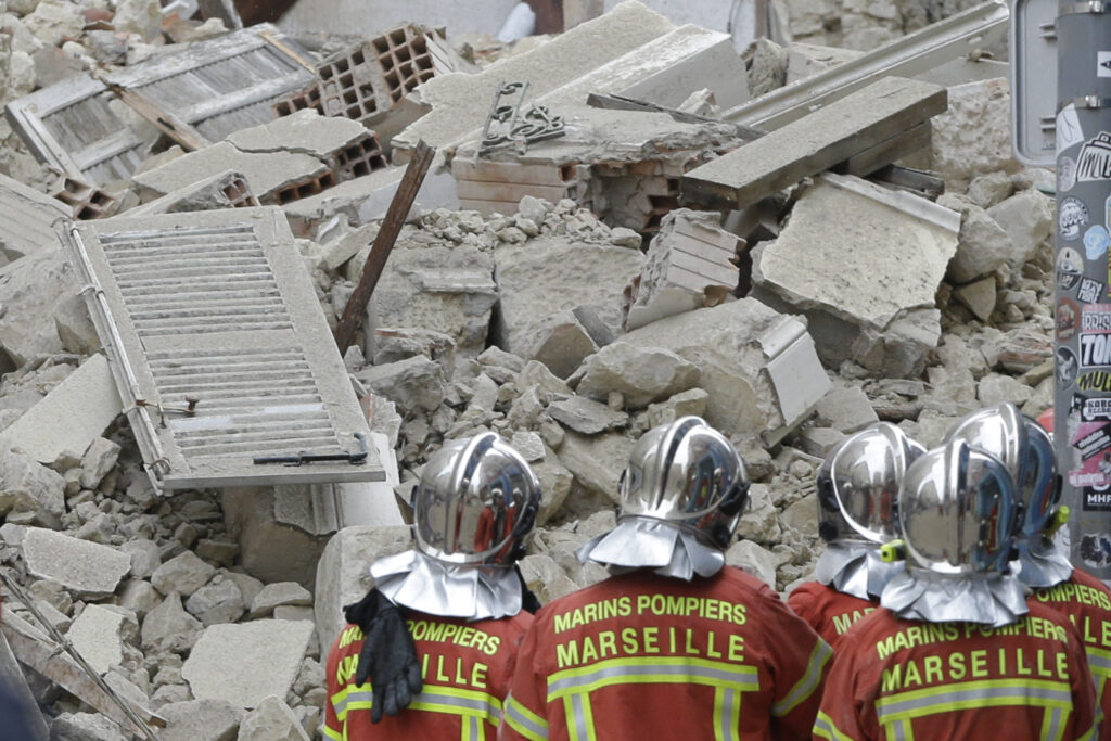 Επτά οι αγνοούμενοι μετά την κατάρρευση κτιρίων στη Μασσαλία (Photos – Video)