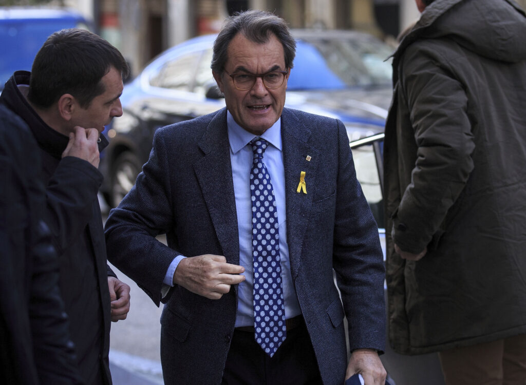 Ο πρώην πρόεδρος της Καταλονίας καταδικάστηκε να πληρώσει 4,9 εκατομμύρια ευρώ