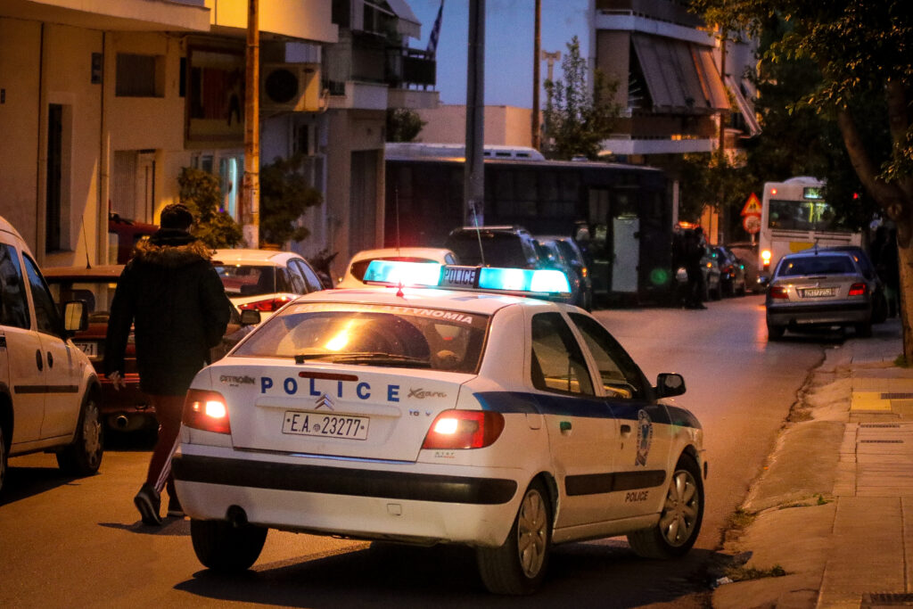 Βόμβα στο σπίτι του Ντογιάκου στον Βύρωνα – Αποκλεισμένη η περιοχή (Photos)